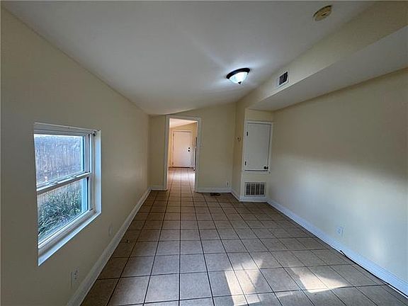 5th image of 1112 Monroe St