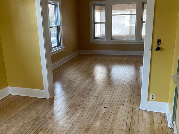 living room/dining room