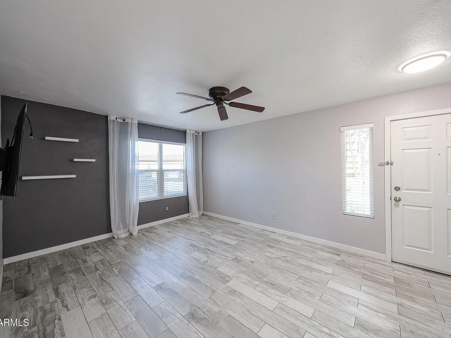 2 bed, 1.5 bath, 1005 sqft, $1,900 — Photo 3