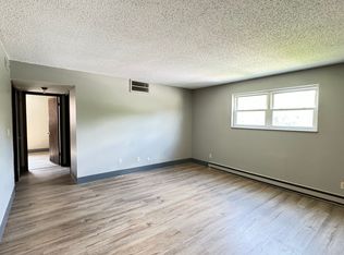 2070 W Washington St #6, Springfield, IL 62702