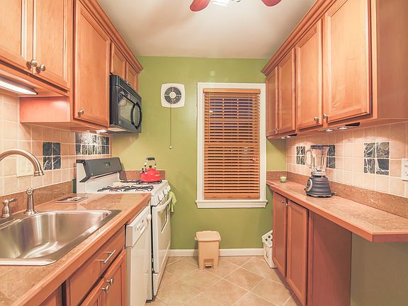 4th image of 6716 W Wakefield Dr Suite C2