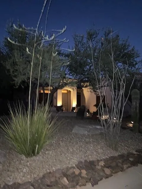 3 bed, 2072 sqft, $3,395 — Photo 3