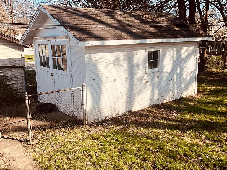 725 Rice St — Photo 9