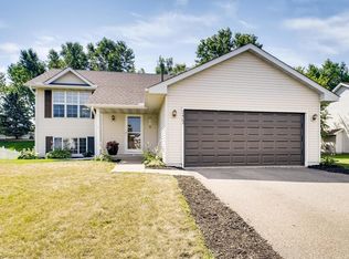 2402 Belfast St W, Rosemount, MN 55068