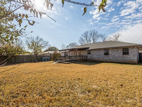 2nd image of 715 Dawn Ln