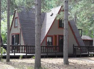 N8877 Debbie Rd, Crivitz, WI 54114