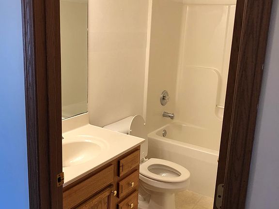 3rd image of 420 W Quail Roost Ct