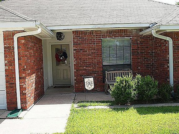 2nd image of 813 Linda Dr