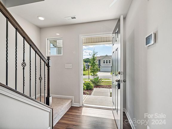 5th image of 305 Marinna Joy Cir