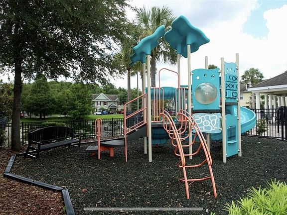 3rd image of 10331 Regent Square Dr