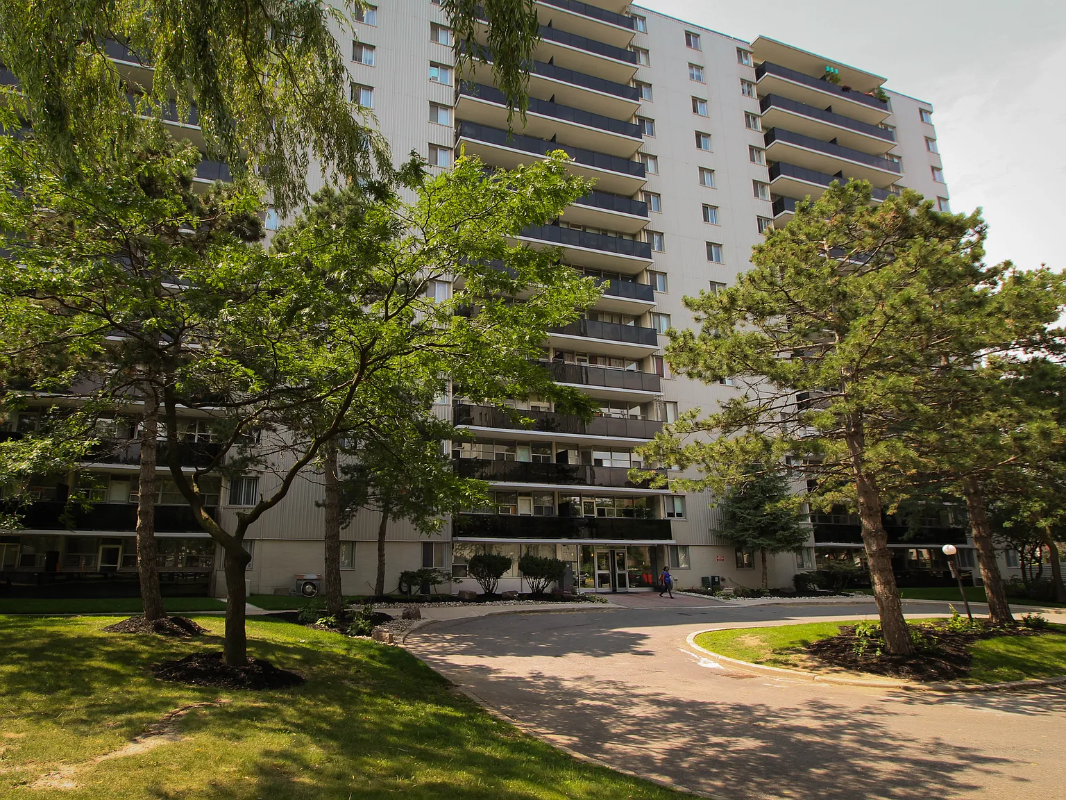 1840 Bloor St E — Photo 2