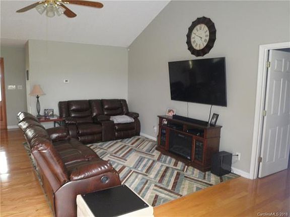 5th image of 233 Alleghany Dr