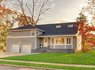 3262 Woodward St, Oceanside, NY 11572