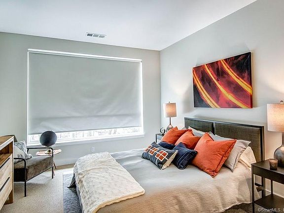 5th image of 111B Morgan St #616