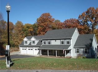 26 Old Oak Rd, Norwich, CT 06360