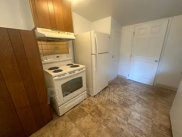 940 SE North St — Photo 10