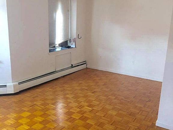 5th image of 13849 Barclay Ave APT 5F