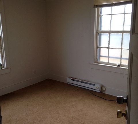 4th image of 912 Diamond St