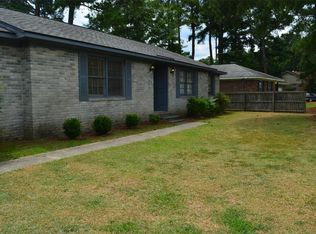 7111 Enfield Dr, Fayetteville, NC 28303