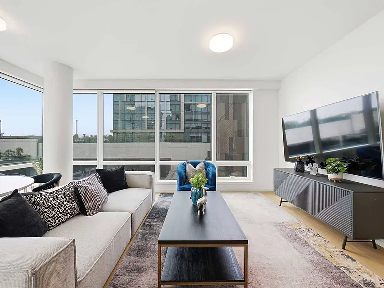 877 Francisco St #728 — Photo 3