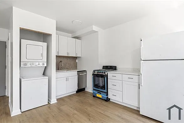 4035 Green St #3 — Photo 8