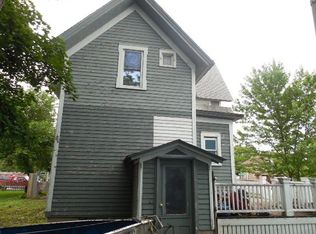 344 Saint Charles St, Elgin, IL 60120