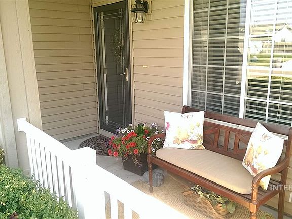 2nd image of 19580 Portsmouth Dr