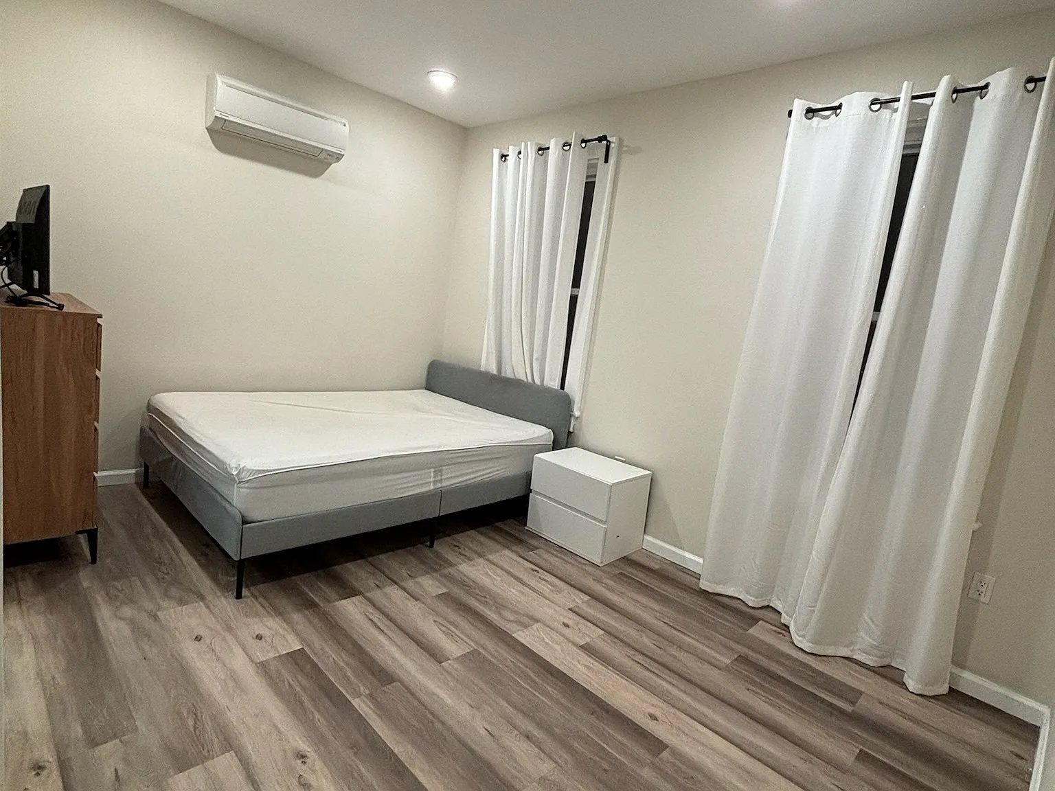 3 bed, 800 sqft, $1,100 — Photo 4