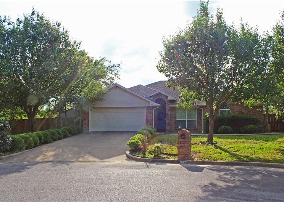 1st image of 362 River Oaks Ln