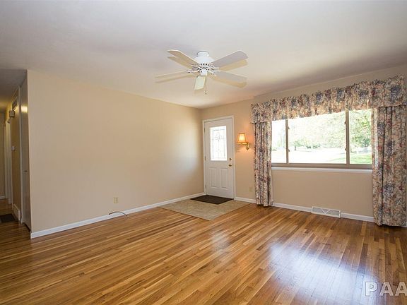 5th image of 5902 N Graceland Dr