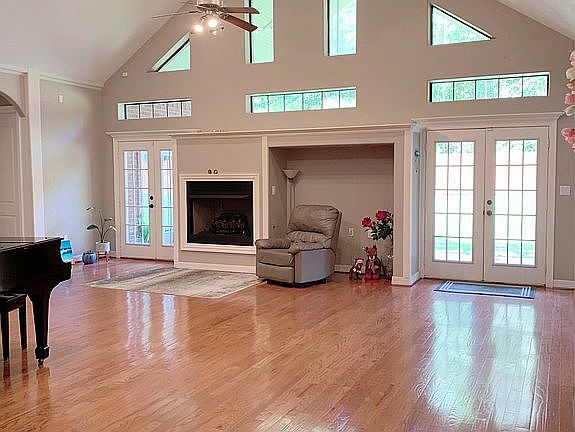 3rd image of 5390 Lexington Cir