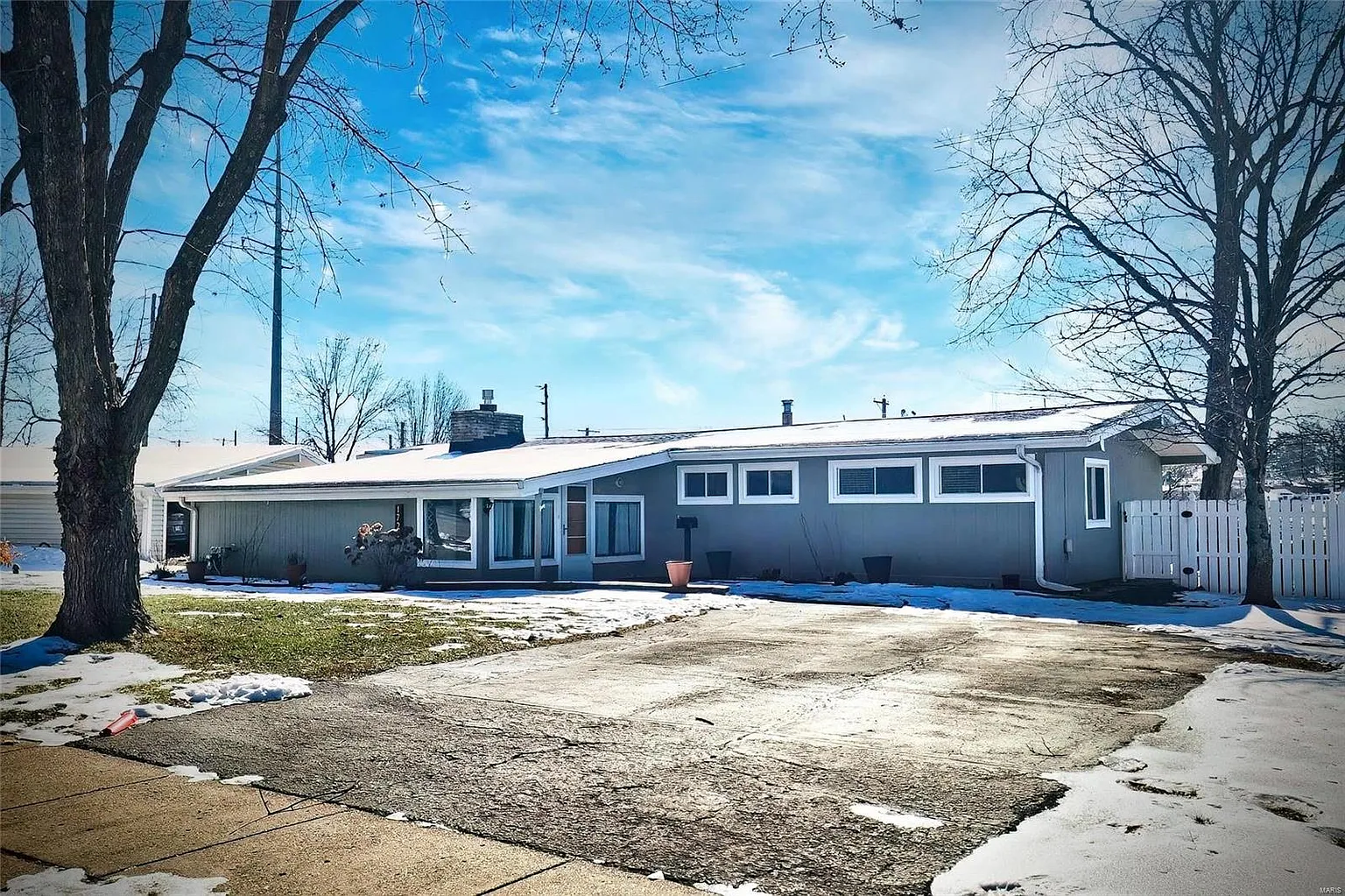 1723 Ridgewood Dr photo 1