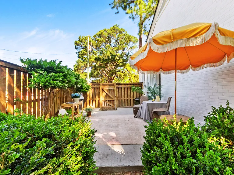 1 Colleton Dr — Photo 37