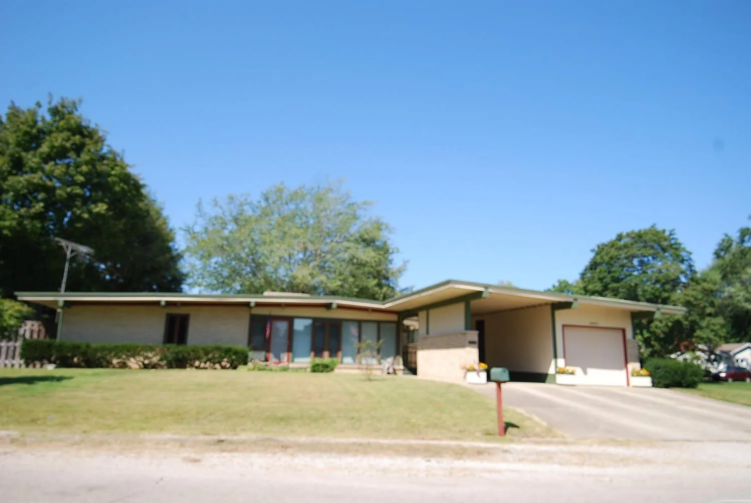 2801 Maple St photo 1
