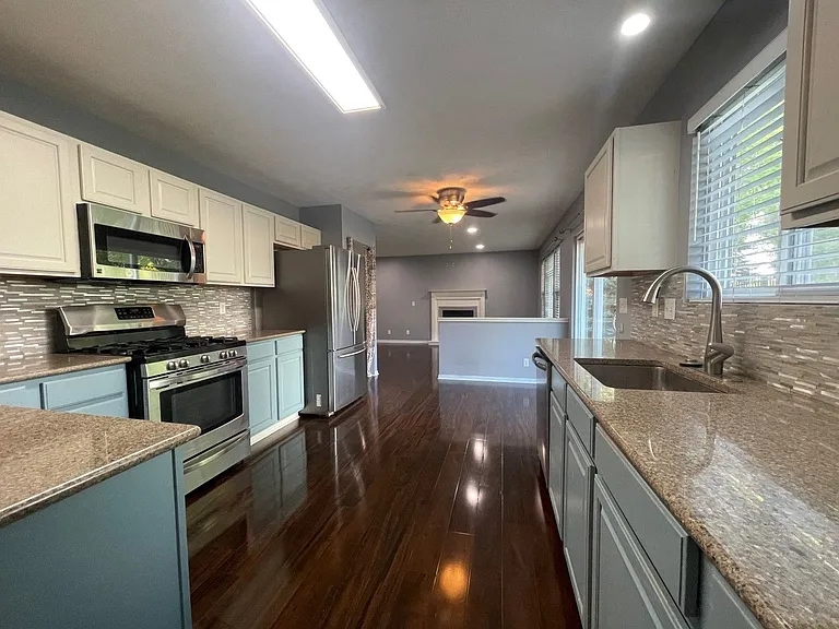 2930 Blackhawk Dr — Photo 11