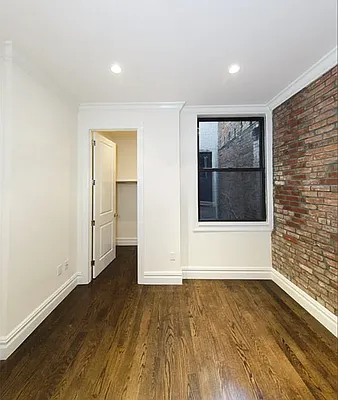 Rented by Avenues Real Estate | media 10