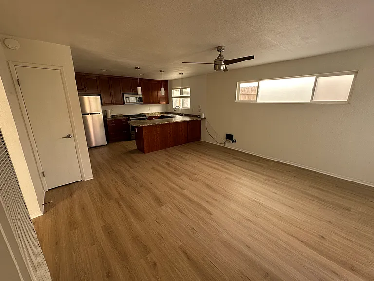 362 Rossmore Dr #DOWNSTAIRS — Photo 9