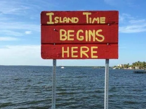 3853 Blueberry Ln, Saint James City, FL 33956