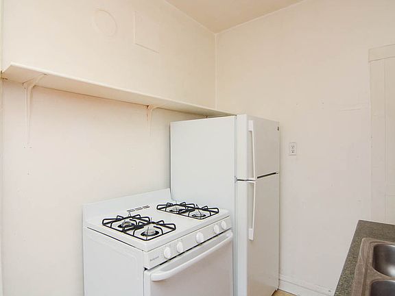 4th image of 2244 W Wilson Ave APT 309