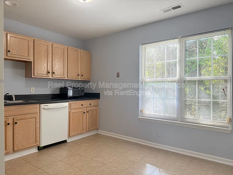 12 Red Ln #B — Photo 7