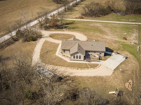 5th image of 1155 NW 250th Rd