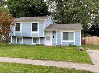 15573 Orchard St, Romulus, MI 48174