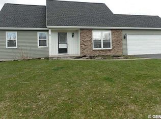 9 Newcomb Dr, Hilton, NY 14468