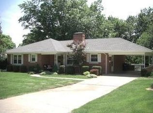 1511 Rosewood Dr, Jefferson City, MO 65101
