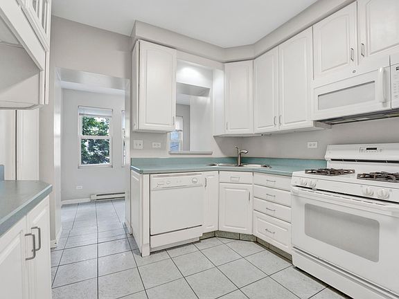 5th image of 2651 N Marshfield Ave #2S