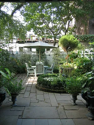 Rented by Aguayo & Huebener Brooklyn | media 11