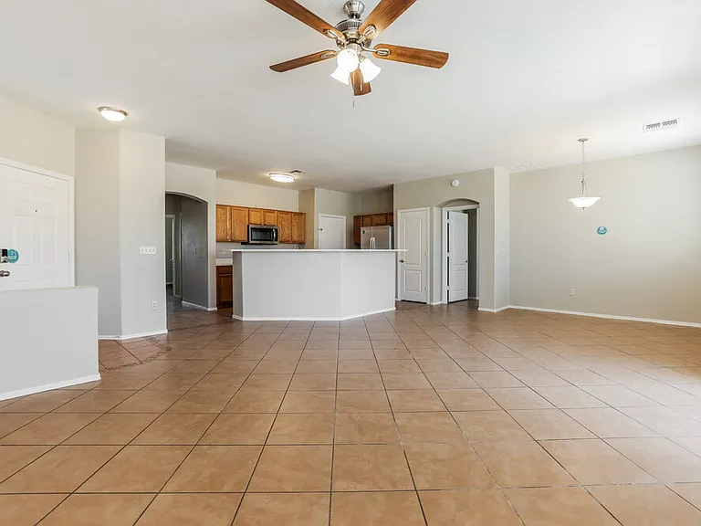 3430 W Avenida Bonita — Photo 4