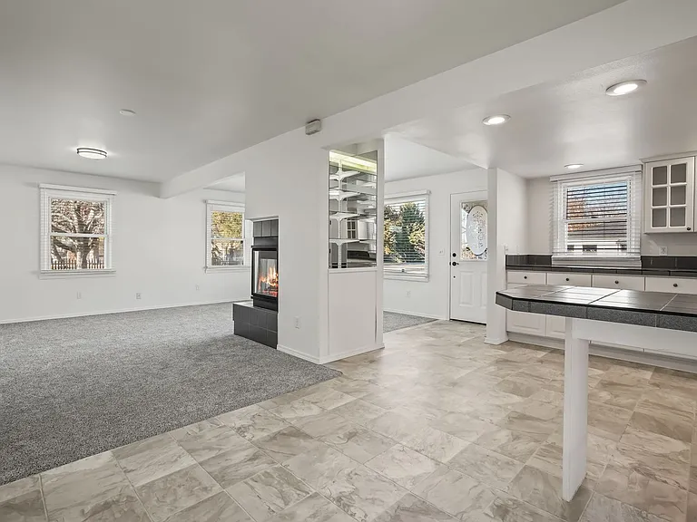 101 E Woodvine St — Photo 5