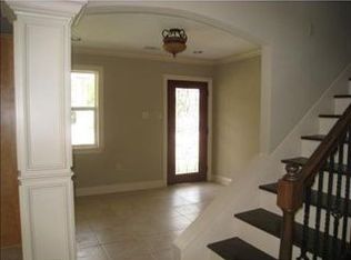 2413 Charles Dr, Chalmette, LA 70043