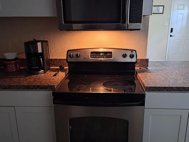 1708 E Idell St — Photo 3